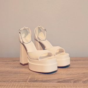 JEALOUS HEART Platform Heels in White Women's Size 9